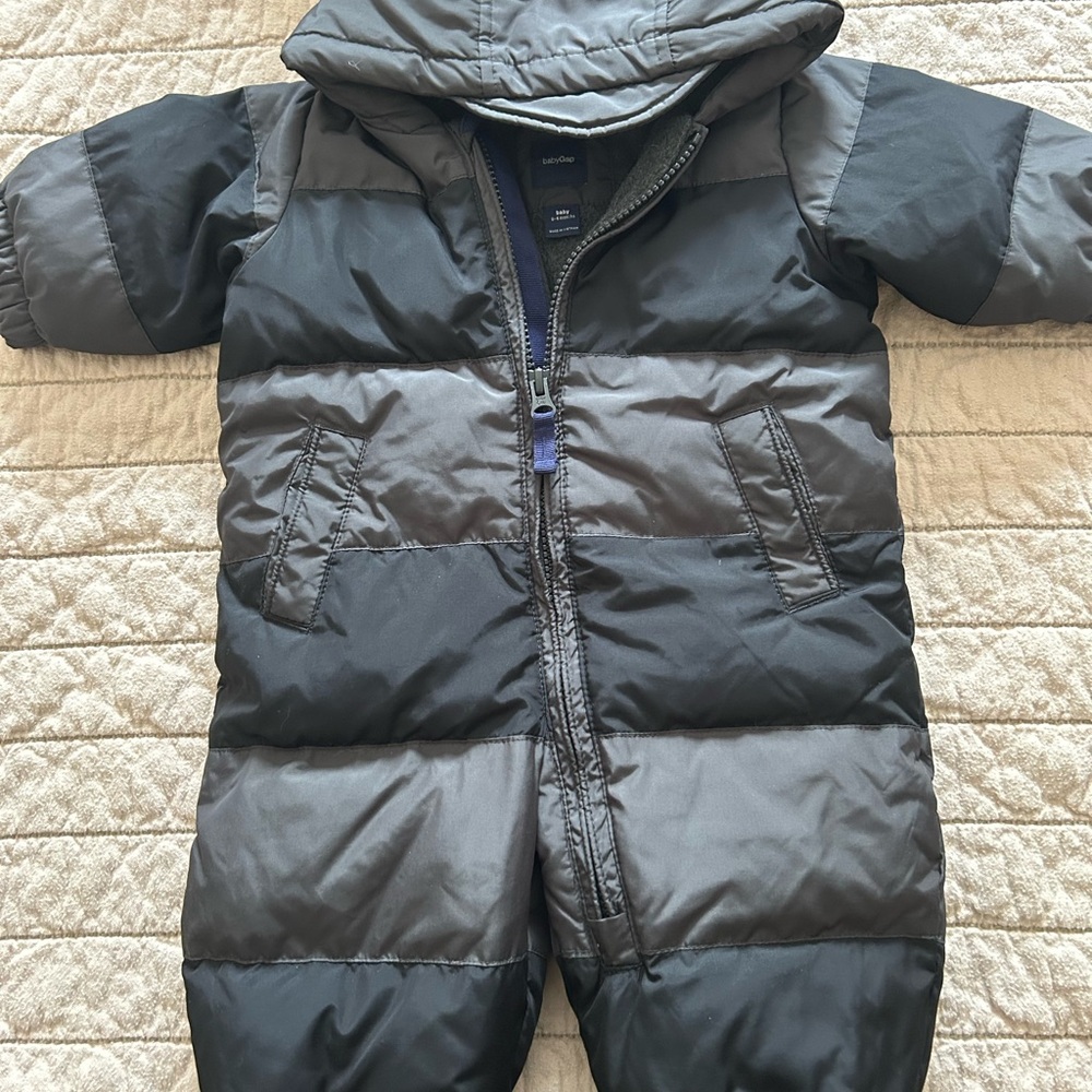 GAP Kids Black and Gray Puffer Jacket